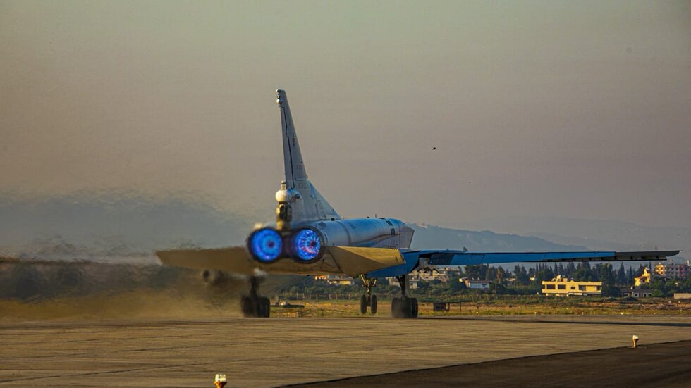 القوات الجوية الروسية تنفذ ضربات على ثلاث قواعد للمسلحين في سوريا