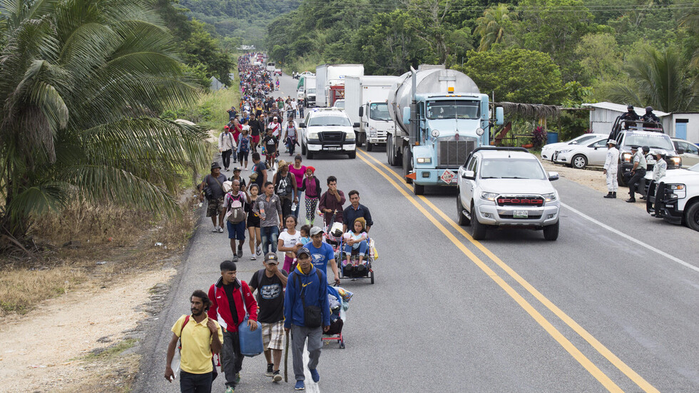 "لوموند": بنغازي تتحول إلى مركز جديد للهجرة غير الشرعية نحو الولايات المتحدة
