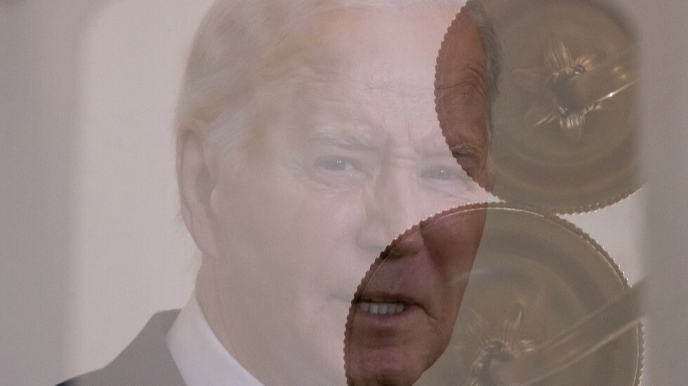 صحفي أمريكي يسخر من تناقض تصريحات بايدن بشأن روسيا ويدعوه للعزف على "بروباغندا واحدة"