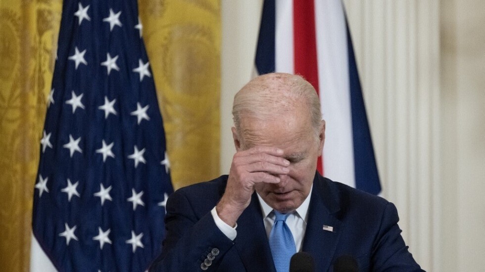 في مسعى لمعالجة نقاط ضعفه السياسية.. بايدن سيغلق 