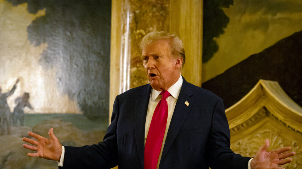 "تحولنا إلى جمهورية موز".. ترامب يحذر من حرب نووية قد لا يتعافى منها العالم (فيديو)