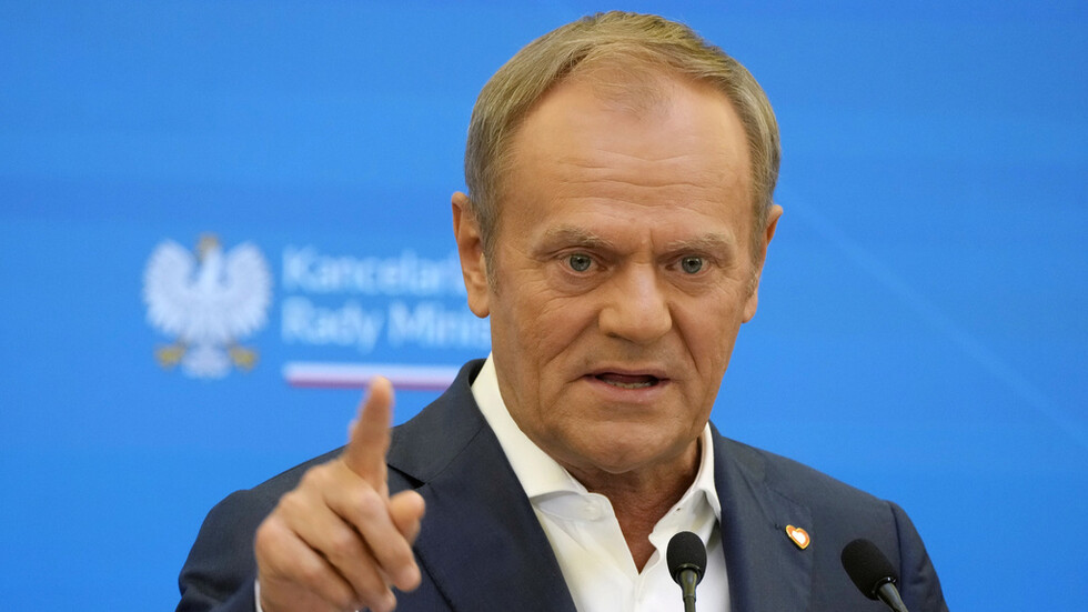 توسك يعارض اعتقال جنود بولنديين أطلقوا النار على مهاجرين غير شرعيين