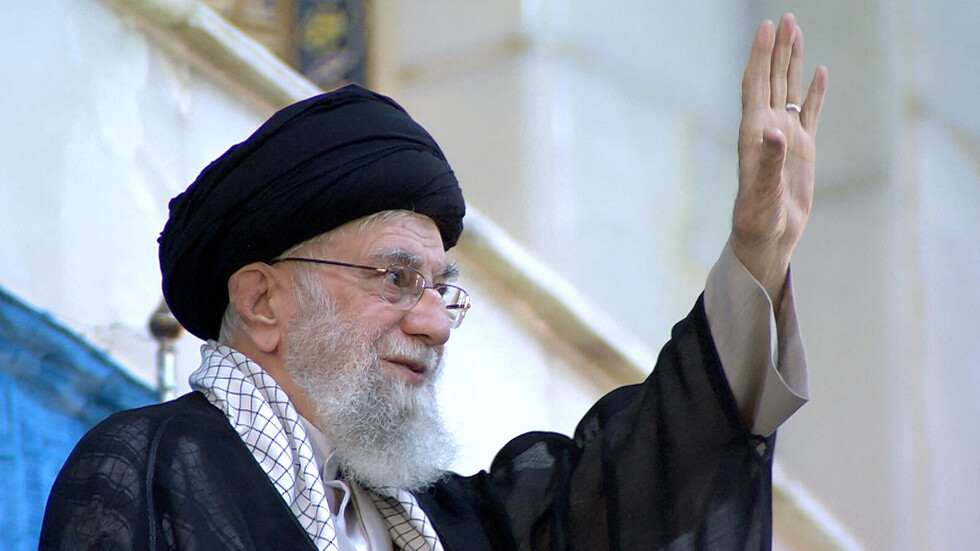 حساب خامنئي يغرّد باللغة العبرية عن 