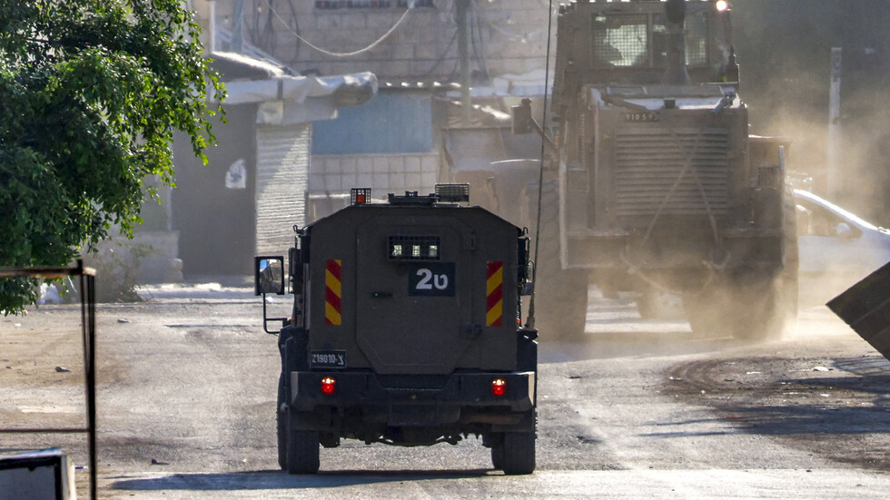"سرايا القدس" تعرض مشاهد توثق لحظة تفجير عبوة ناسفة شديدة الانفجار بمدرعة "النمر" الإسرائيلية(فيديو)