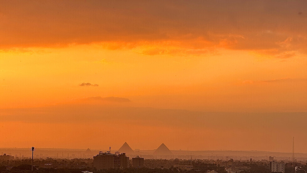 بعد أن سجلت أسوان 49 درجة في الظل.. الأرصاد المصرية تكشف عن موجة حارة جديدة مقبلة