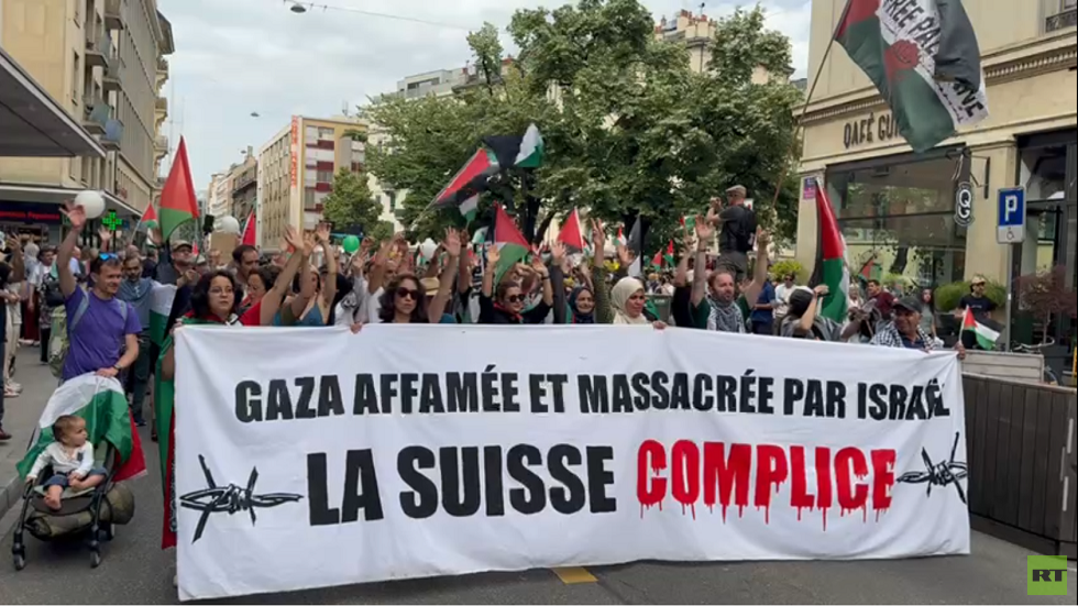 بالفيديو.. مظاهرات حاشدة في جنيف تدعو إلى مقاطعة إسرائيل ووقف إطلاق النار في قطاع غزة