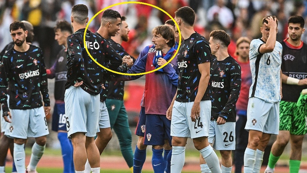 مشهد رائع.. رد فعل مودريتش لحظة رؤيته لرونالدو بعد المباراة