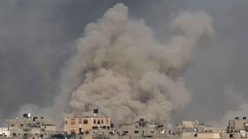 إعلام عبري عن مسؤول إسرائيلي: إسرائيل تلقت رد "حماس" على صفقة الأسرى والحركة رفضت خطوطها العريضة