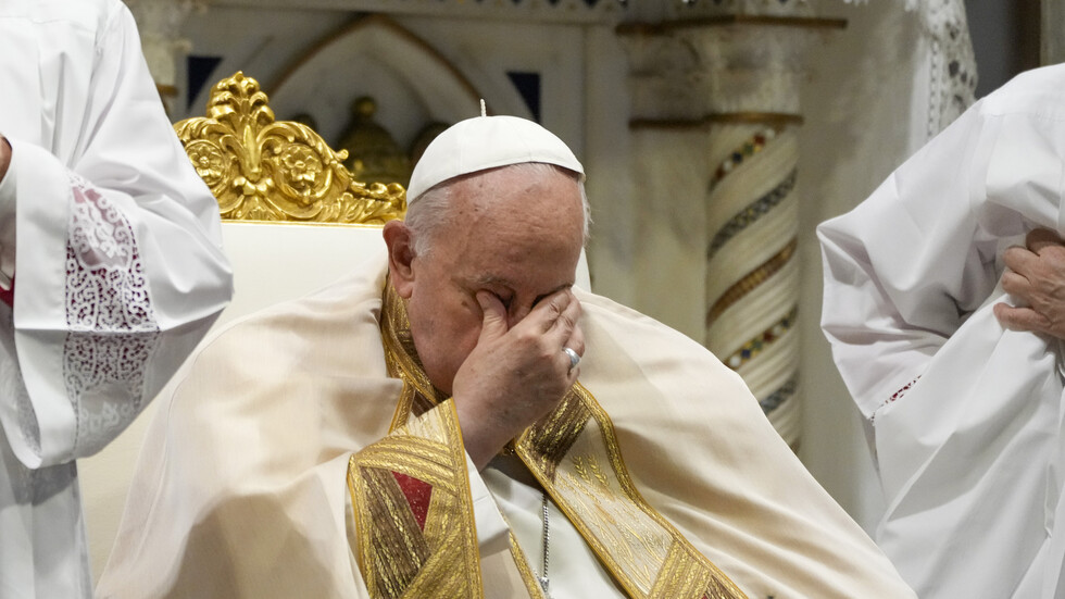 بعد أسابيع من اعتذاره لهم.. البابا فرنسيس "يخطئ" مجددا بحق المثليين