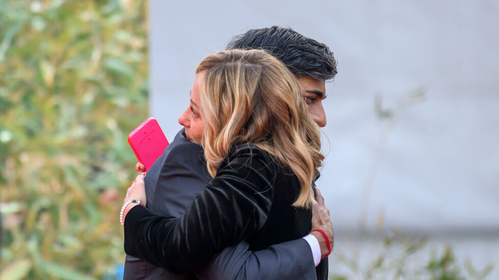 صور "غير عادية" بين سوناك وميلوني.. ما الذي يجمعها؟