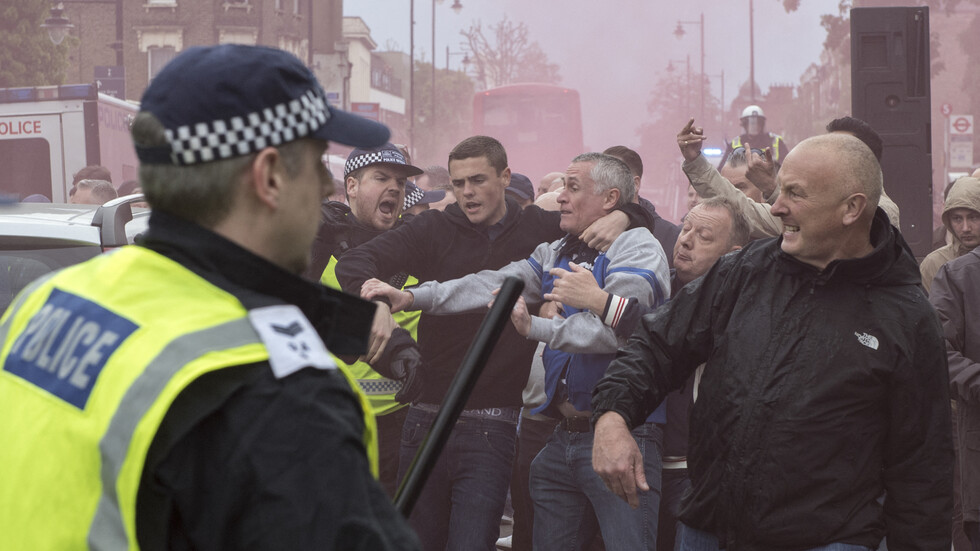 الشرطة الألمانية تحث الجماهير "الأخطر في اليورو" على تعاطي المخدرات بدلا من الكحول