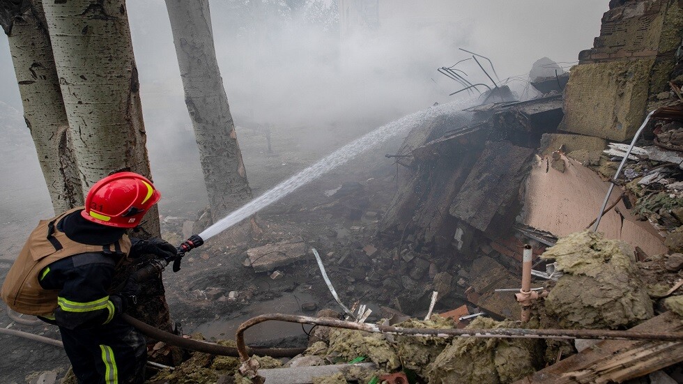 إصابة 3 أشخاص جراء قصف بلدة 