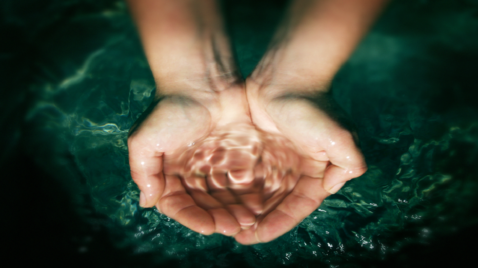 كيف يمكن لليدين أن تكشف الإصابة بأمراض القلب والسرطان؟