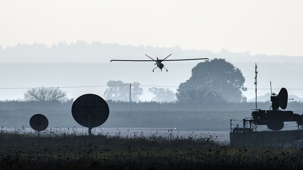 مصادر عبرية تقدم رواية "غامضة" عن أسباب عدم إسقاط الجيش الإسرائيلي مسيّرة حزب الله "هدهد3"