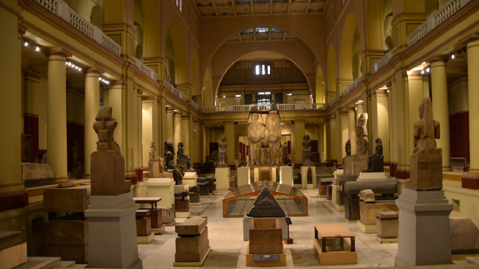 كبير الأثريين المصريين يرد على ادعاءات "الأفروسنتريك": بحثوا عن هويتهم ولم يجدوا سوى حضارتنا