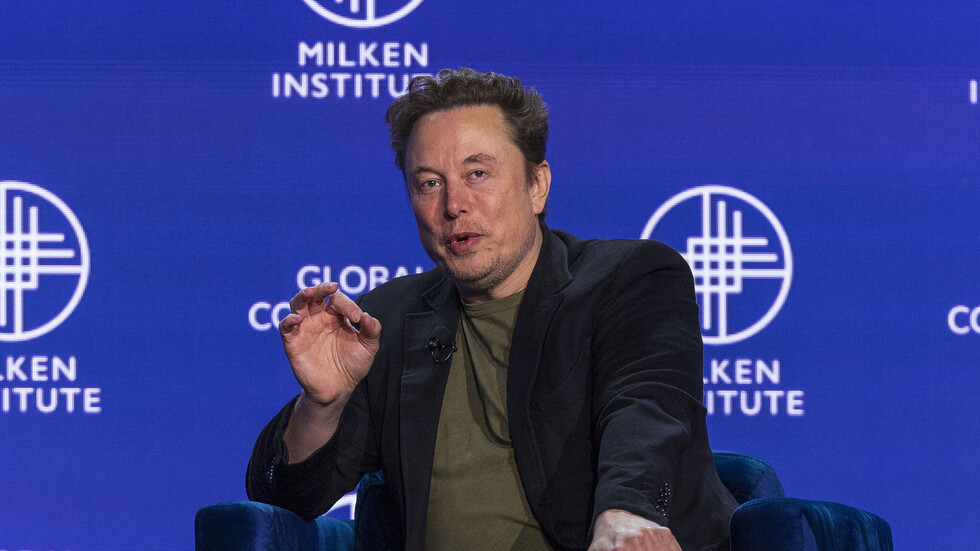 ماسك يعبر عن استيائه إزاء برنامج إدارة بايدن لتوصيل الانترنت للسكان