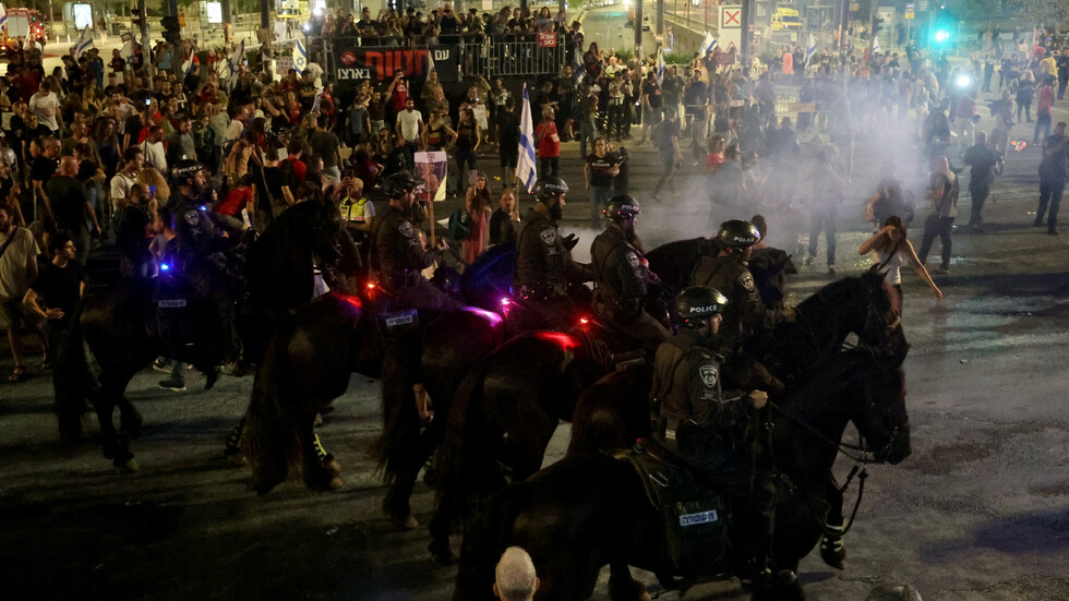 نقابة أطباء إسرائيل: "الهستدروت" سينظم مسيرات احتجاجية لمدة ساعة على خلفية عنف الأمن تجاه الأطباء