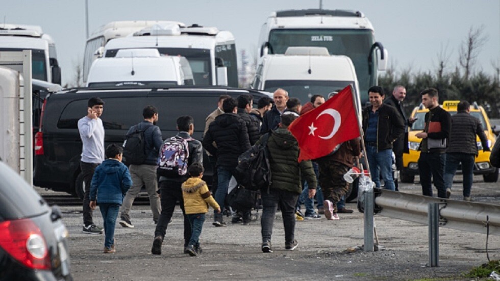 "غالبيتهم من السوريين".. الداخلية التركية تصحح "أخبارا كاذبة" عن أعداد اللاجئين في إسطنبول