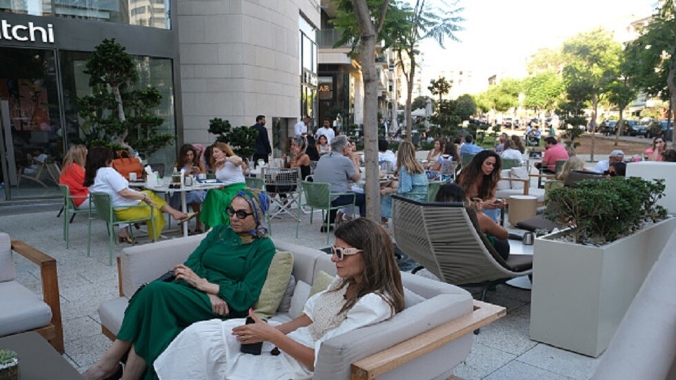 وزير الإعلام اللبناني يعلق على أنباء "سحب دول غربية سفراءها من لبنان"