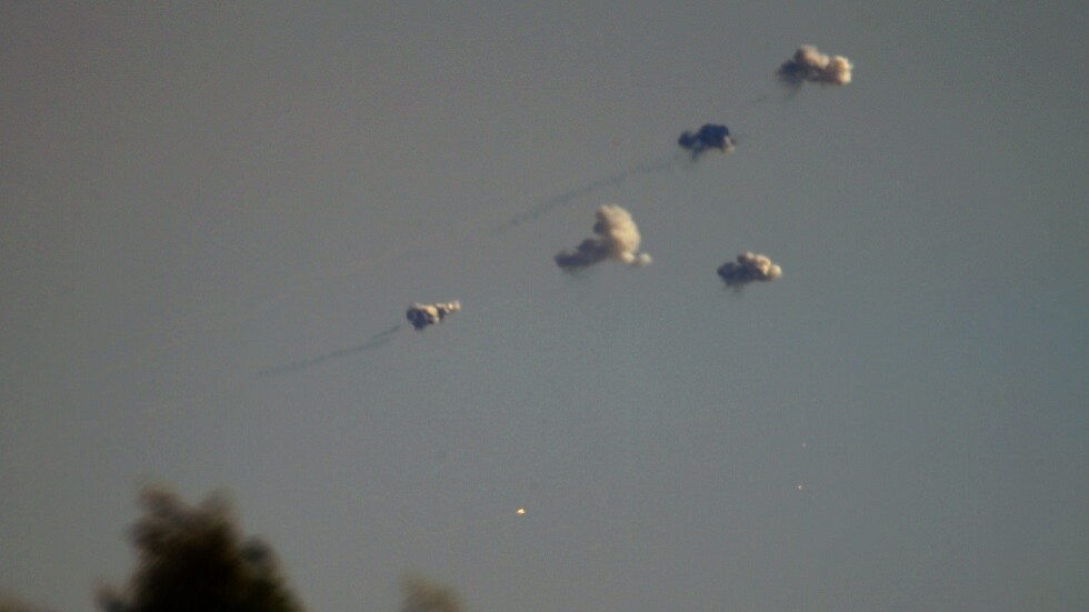 "حزب الله" يكشف عن "تهديدات وإغراءات" له للتخلي عن سلاحه الثقيل