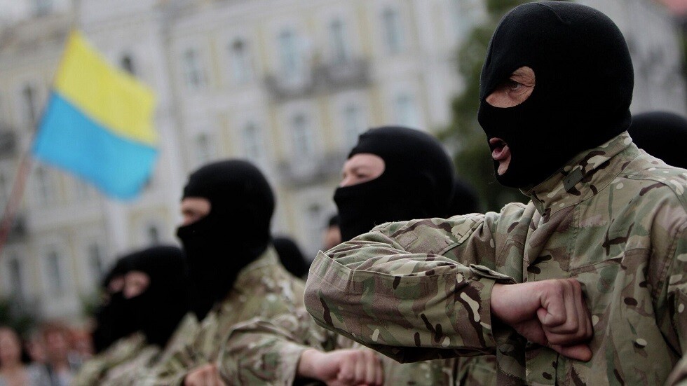 وسائل إعلام: الولايات المتحدة قدمت مساعدات لكتيبة "آزوف" النازية قبل رفع الحظر عنها