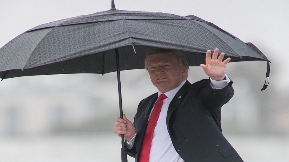 إكرامية بـ500 دولار.. ترامب يروج لحملته الانتخابية بطريقة غير متوقعة (فيديو+صور)