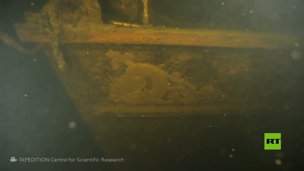 اكتشف حطام سفينة كنز القراصنة في قاع بحيرة بشمال غربي روسيا