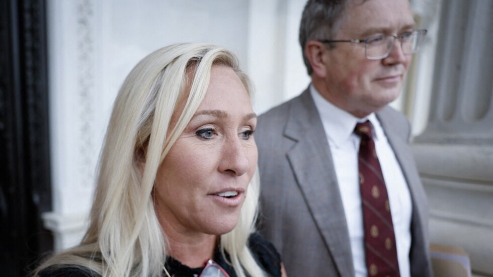 سيناتورة أمريكية: تخيّلوا قصف روسيا شاطئ فلوريدا بصواريخ عنقودية!