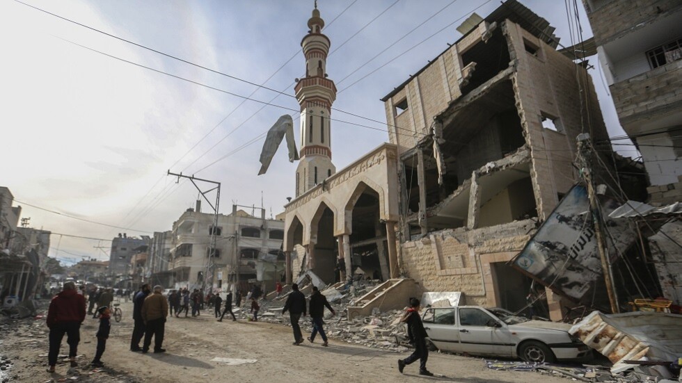 مراسلنا: قصف إسرائيلي عنيف وإطلاق للنار على رفح وجنوب شرق مدينة غزة