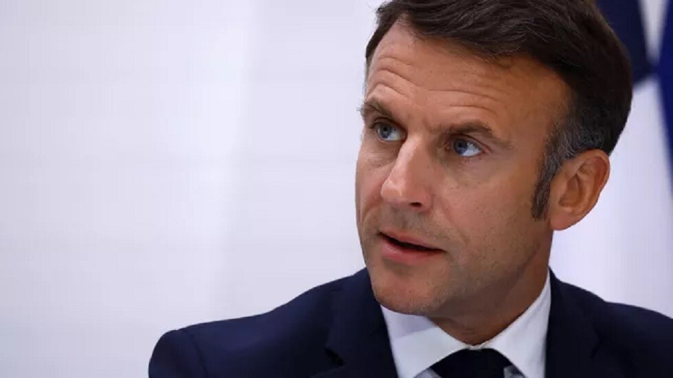 ماكرون يعلن استعداده لإجراء محادثات مع بوتين
