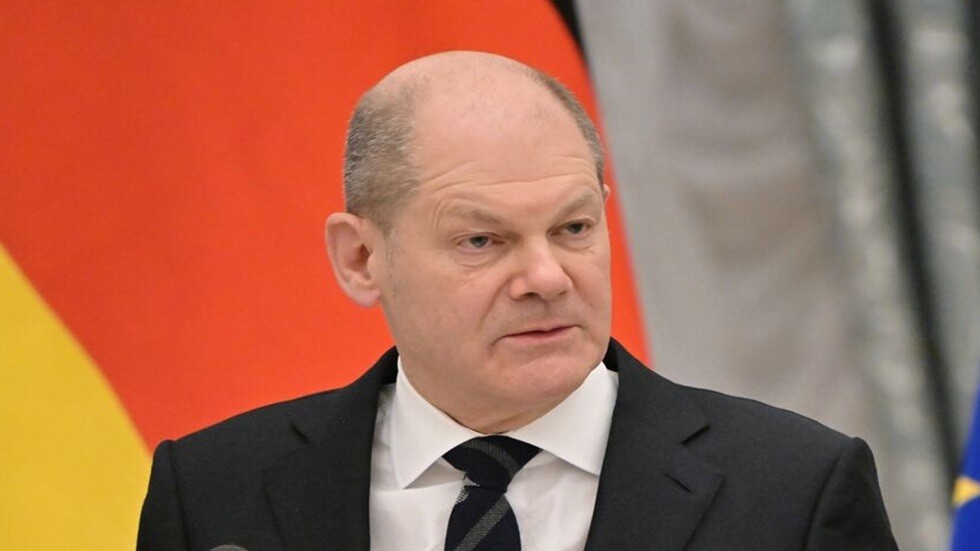 شولتس يشتم أحزابا ألمانية بكلمات جارحة بسبب مقاطعتها لكلمة زيلينسكي "منتهي الصلاحية"