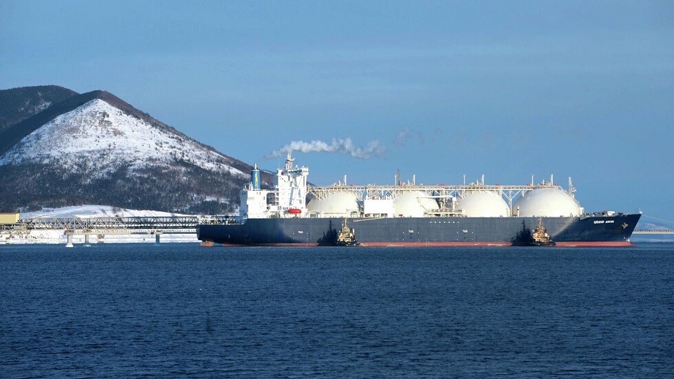 واشنطن تعلق سقف الأسعار المفروض على إمدادات النفط من مشروع "سخالين 2" الروسي