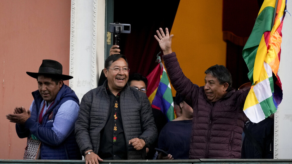 بعد محاولة الانقلاب.. رئيس بوليفيا يستبدل قيادة الجيش والعسكريون ينسحبون من وسط العاصمة