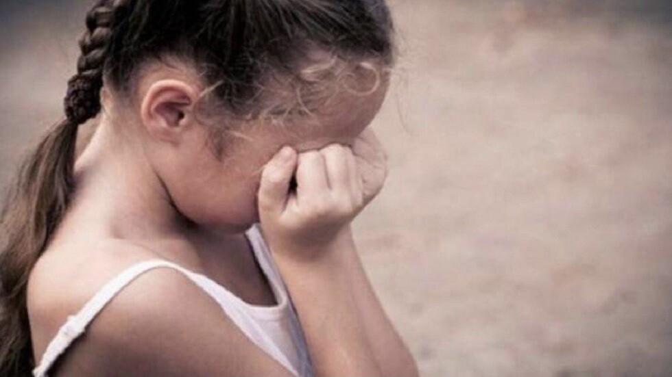 "ضرب بأداة صلبة وآثار كي في جسمها" وفاة طفلة في ليبيا بعد تعرضها للتعذيب تثير ضجة كبيرة