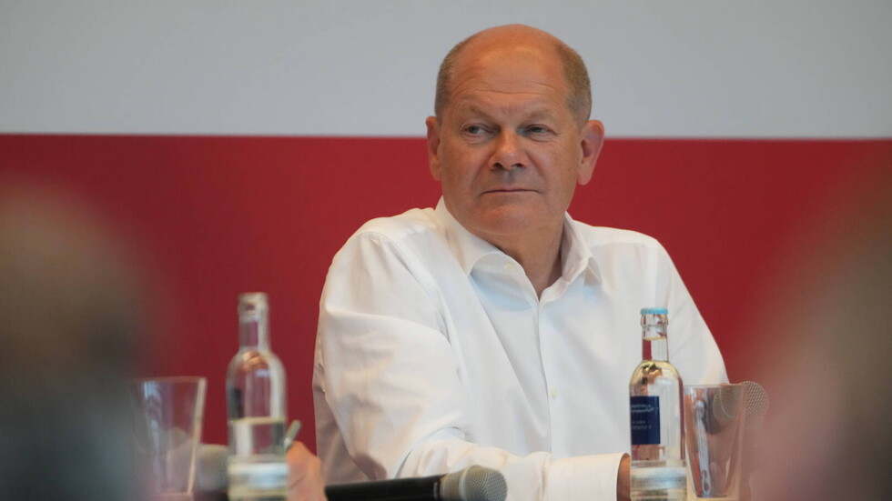 ناشطون يصفون شولتس بالـ"منفصل عن الواقع" لادعائه بأن موسكو لا تريد السلام