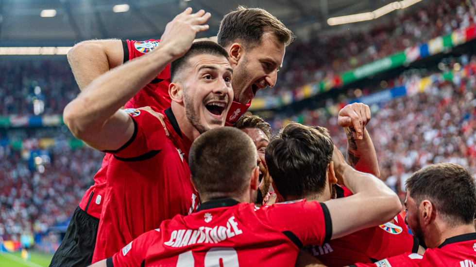 ملياردير جورجي يمنح مكافأة ضخمة للاعبي منتخب بلاده بعد تأهلهم التاريخي إلى ثمن نهائي "يورو 2024"