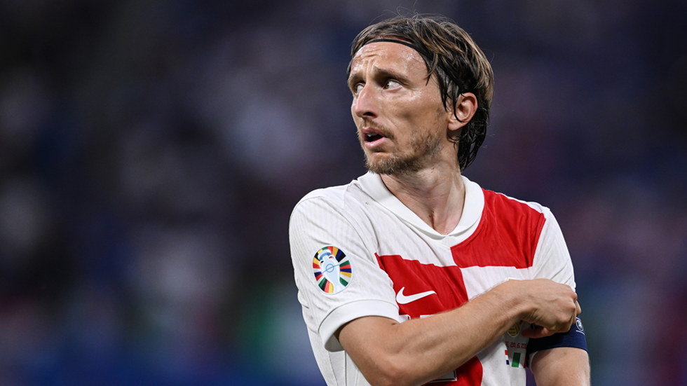 تدخل رسمي لمنع مودريتش من الاعتزال