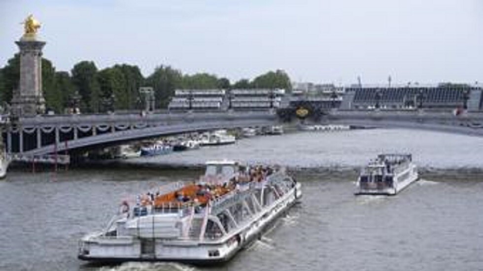 بكتيريا إيكولاي تغزو نهر السين والسلطات الفرنسية تصدر توضيحات وتنبيهات