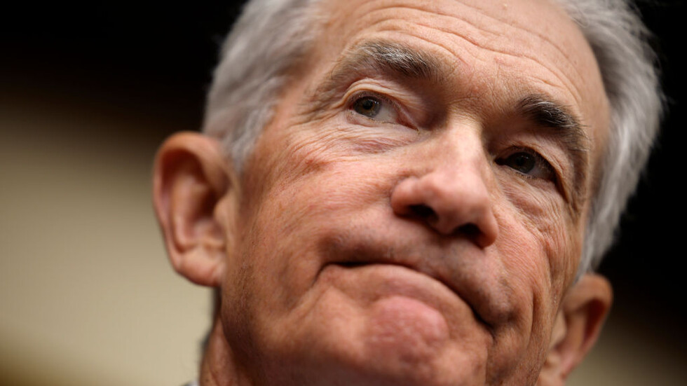 رئيس الاحتياطي الفيدرالي الأمريكي يقع في فخ "فوفان ولكزس"