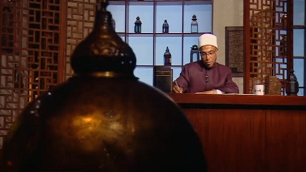 "مبوظ الدنيا كلها".. داعية مصري ينتقد "الشيخ غوغل" بسبب فتوى تخص النساء (فيديو)