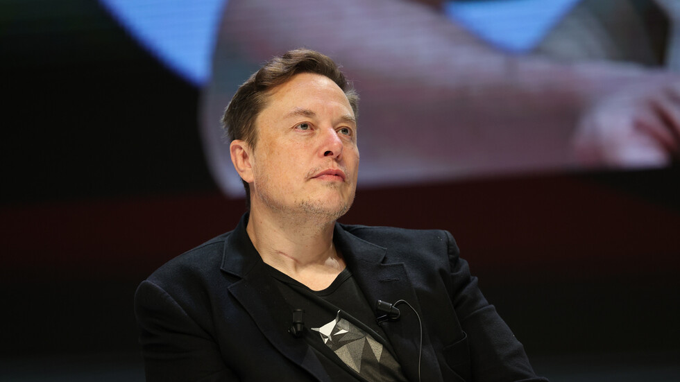 ماسك يقدم فرضية بشأن من يحكم الولايات المتحدة