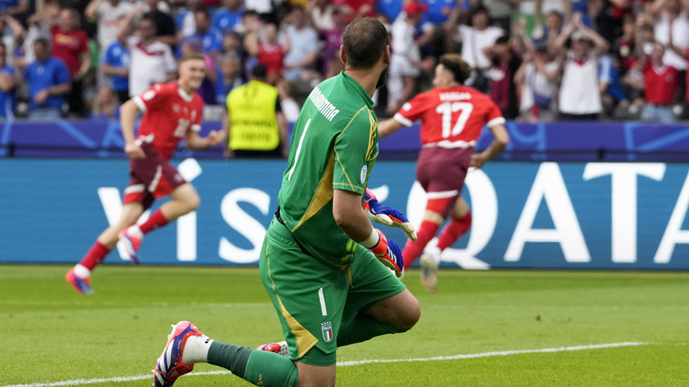 سويسرا تجرد إيطاليا من لقبها وتبلغ ربع نهائي "يورو 2024" (فيديو)