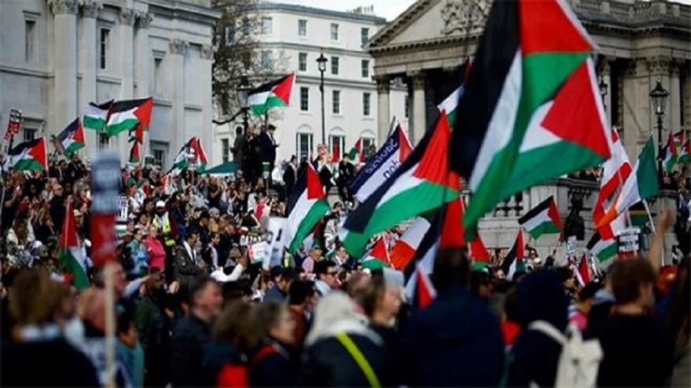 مظاهرات حاشدة في شوارع مانهاتن بنيويورك احتجاجا على الحرب المستمرة في غزة (فيديوهات + صور)