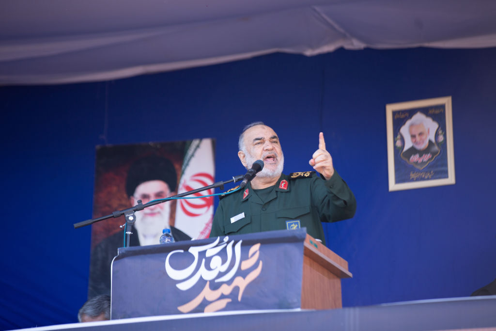 الحرس الثوري الإيراني يتوعد إسرائيل بدفع ثمن استهداف أحد مستشاريه في حلب