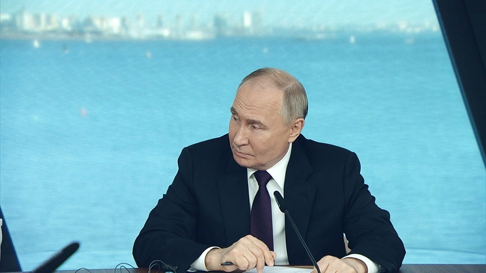 بوتين: التخلص من زيلينسكي قد يستغرق عاما