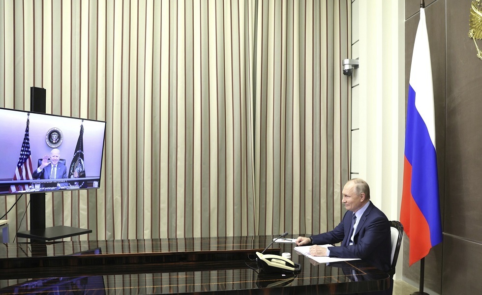 بيسكوف يتحدث عن الرسائل المتبادلة بين بوتين وبايدن بخصوص أوكرانيا