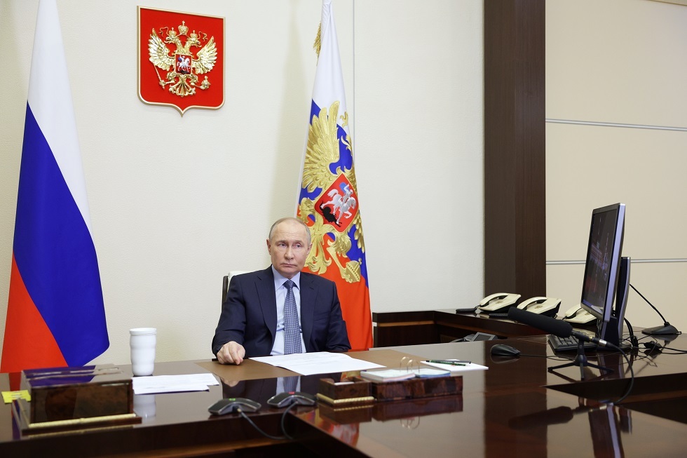 الكرملين: بوتين يجري اجتماعا مع وزير الدفاع ورئيس الأركان العامة