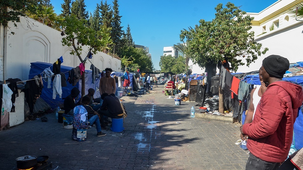 تونس: وفاة عنصر أمني خلال مداهمة مأوى للمهاجرين الأفارقة