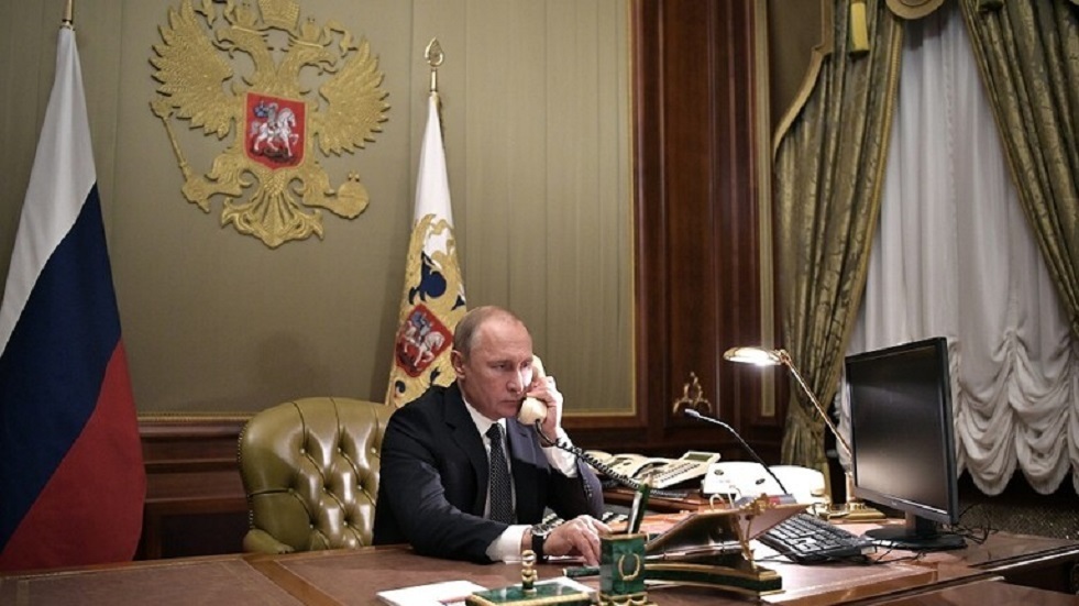 بوتين يجري محادثة هاتفية مع رئيس قرغيزستان
