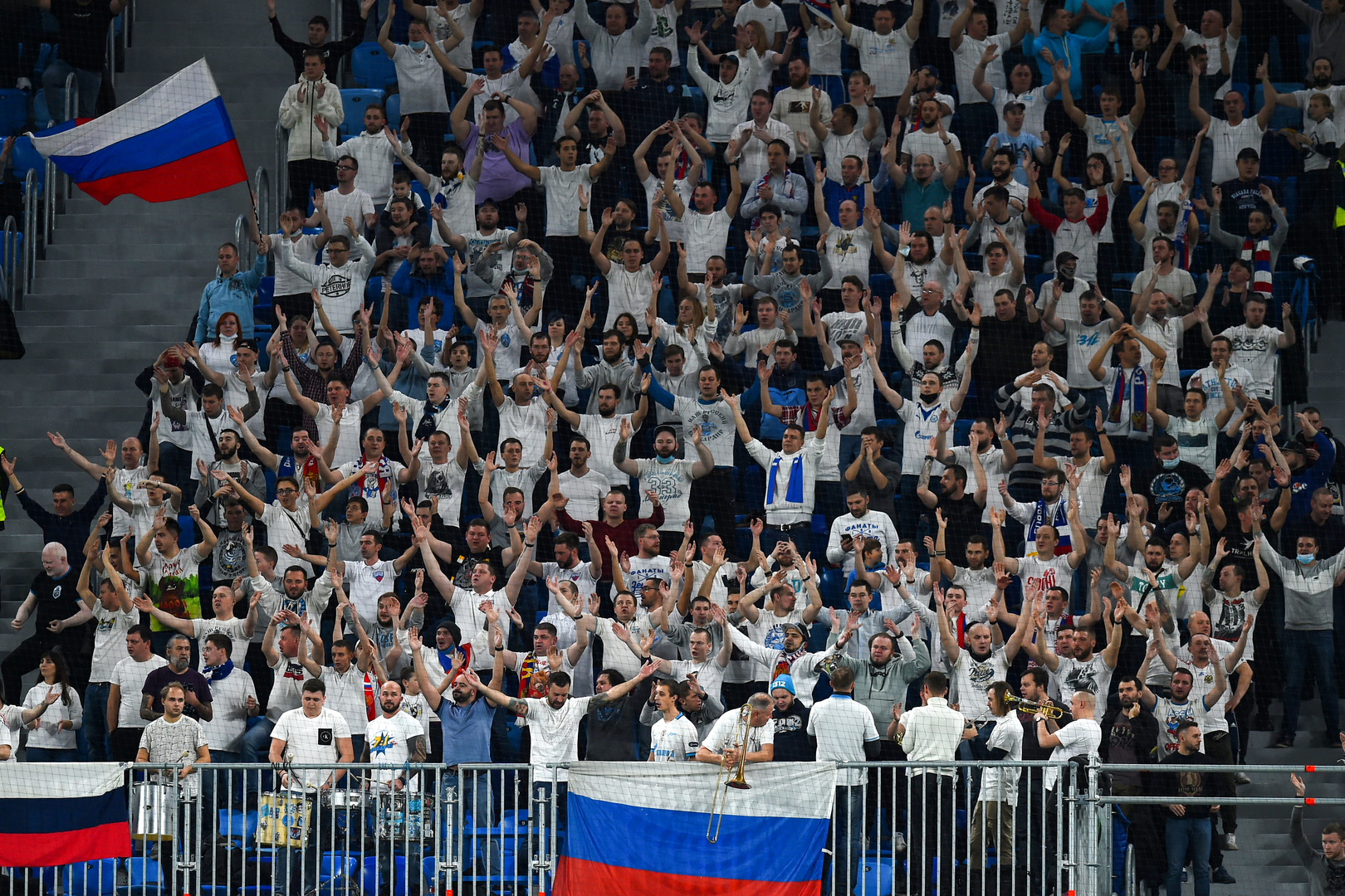 الاتحاد الأوروبي لكرة القدم يلاحق الأعلام الروسية في مدرجات يورو 2024